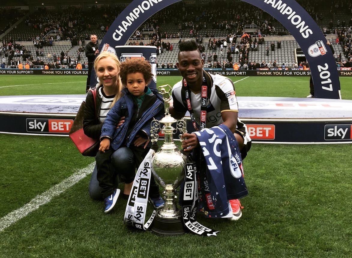 Christian Atsu in tears as he finally leaves Newcastle United without kicking a ball in the previous season. 48