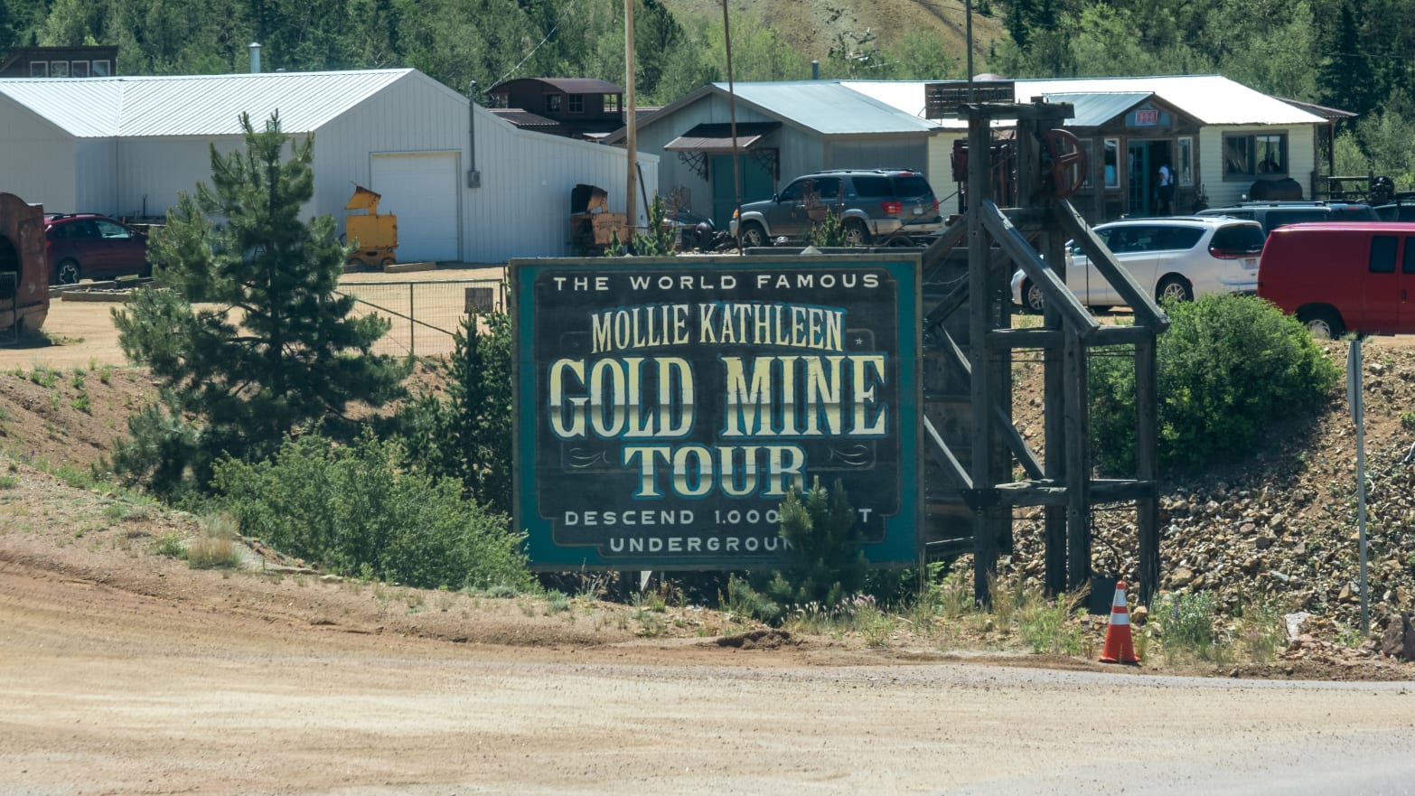 Tragedy and Triumph: 12 Rescued After Deadly Elevator Malfunction at Historic Colorado Gold Mine 46